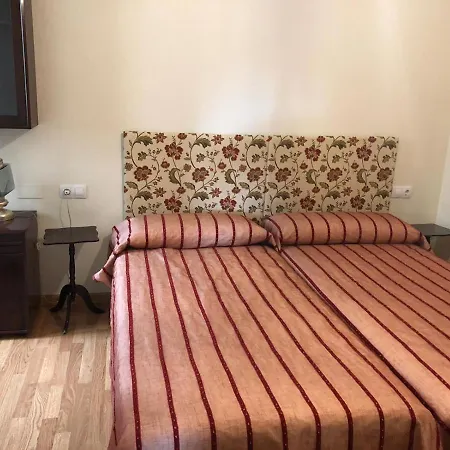 6 Personas Con Piscina Y Paddle フォス